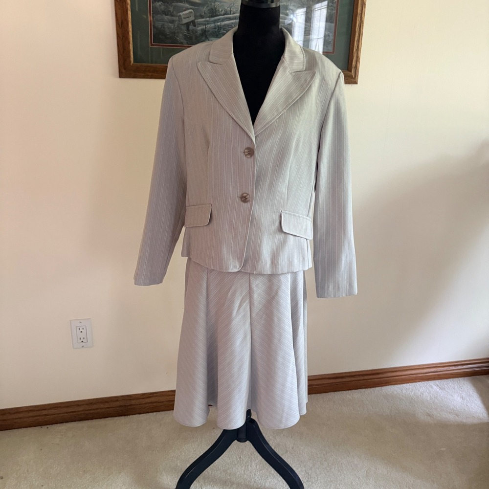 Spago Collection Skirt Suit Set Womens 14 Gray Pinstripe Blazer A-Line Office